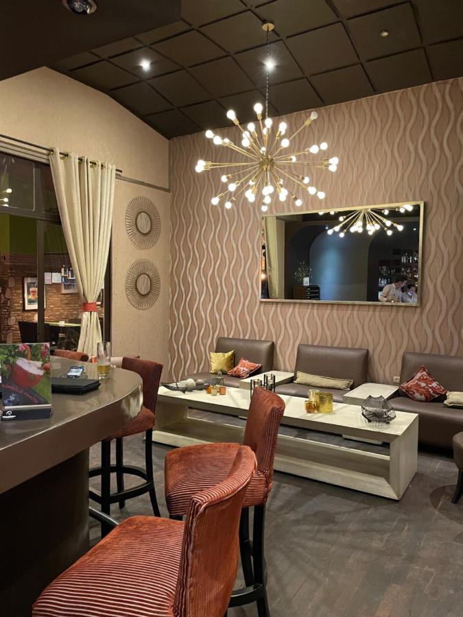 Planet Hotel Hollybum Лубумбаши Экстерьер фото