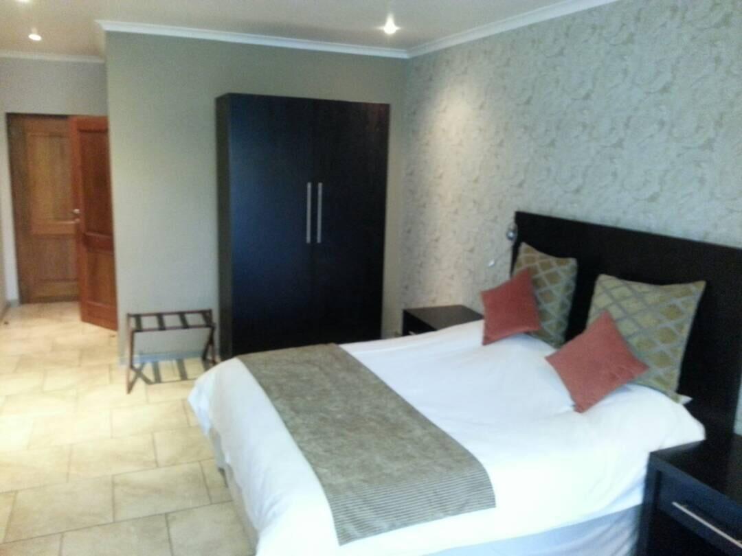 Planet Hotel Hollybum Лубумбаши Экстерьер фото